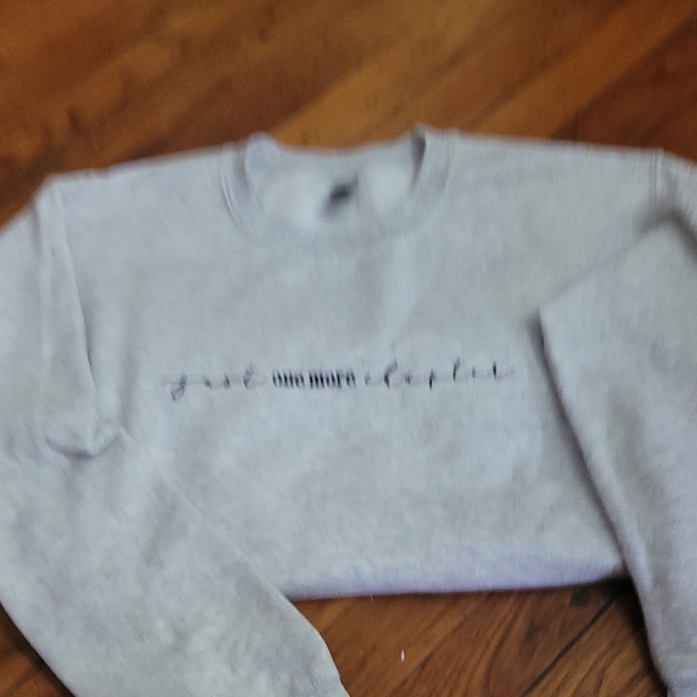 Gildan Light Gray Embrodiery Crew Neck Sweatshirt "Just One More Chapter"